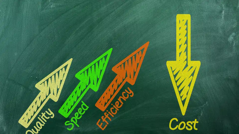 ¿Trabajar con una agencia de desarrollo de software o contratar tu propio equipo?